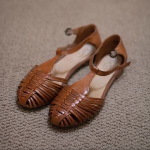 Never worn Seychelles woven leather strap sandal